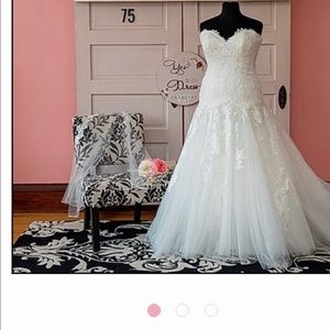 Allure Bridals size 18 gorgeous wedding gown